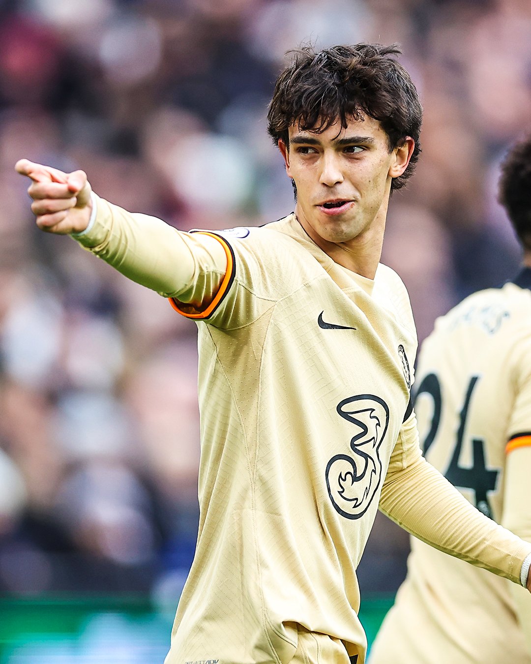 娱乐官方网站-关于赛后西汉姆调整名单以备欧篮联,主帅复盘环节打磨,球迷炸锅,更衣室氛围转暖的信息