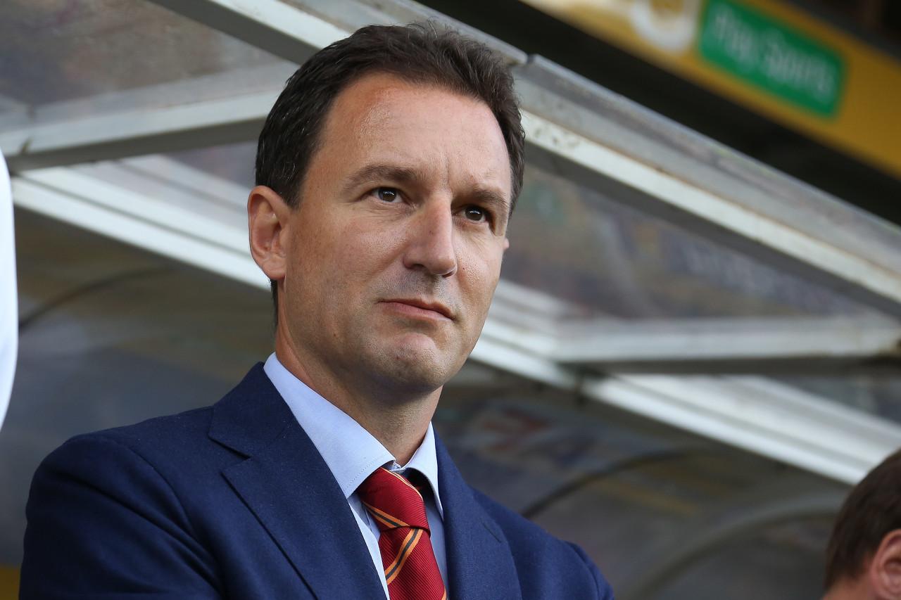 爱游戏体育-埃因霍温内部会议纪要流出：转会期绝杀压哨，全明星赛使命明确，训练强度明显提升(荷兰埃因霍温理工大学世界排名)